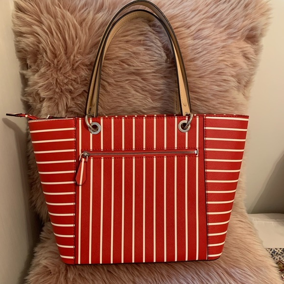 Red & White Guess Tote - Picture 2 of 3